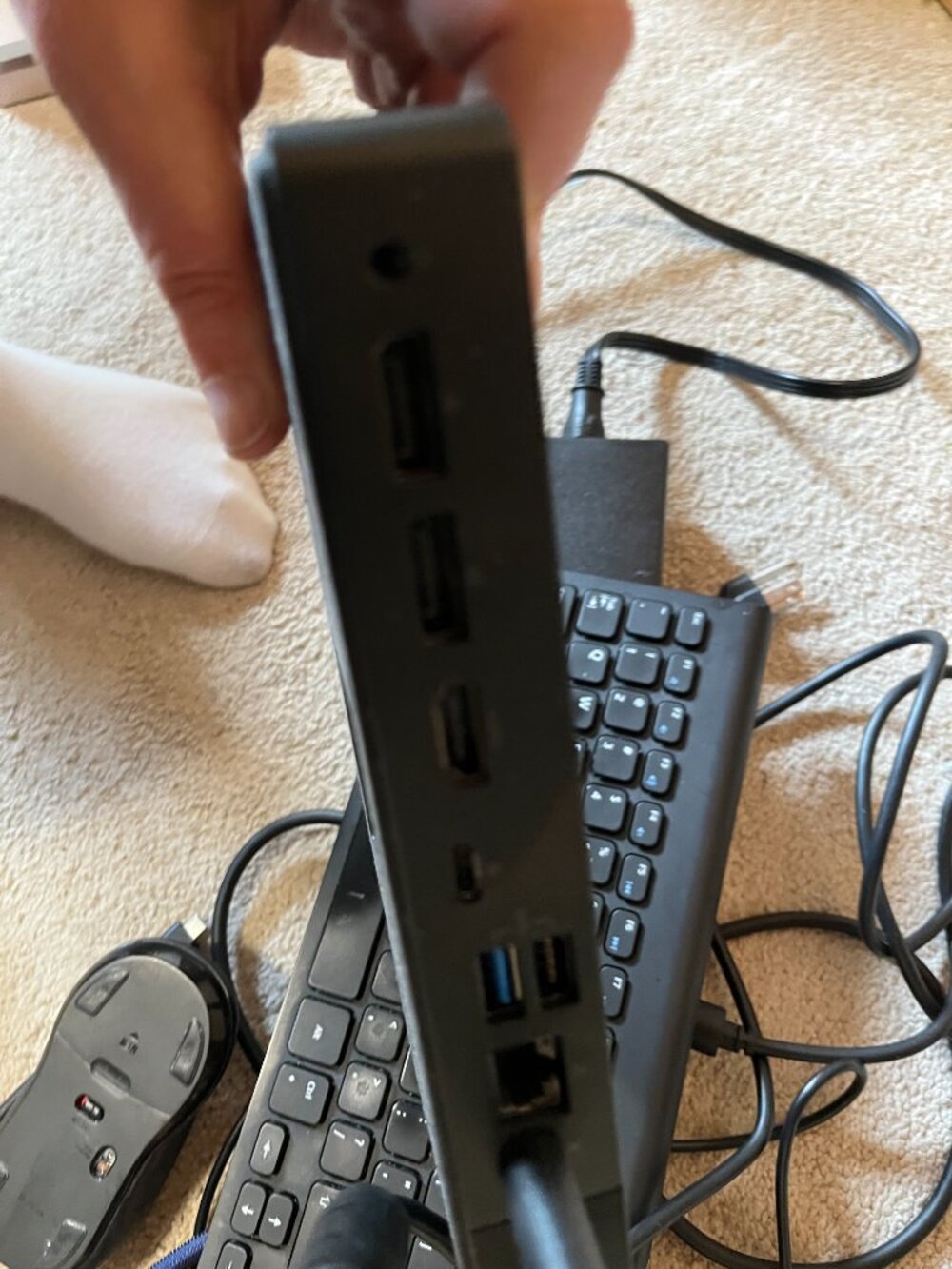 Dell Docking System, Wireless Key and Mouse, Power Cords (Great Bundl1) - Picture 12 of 16